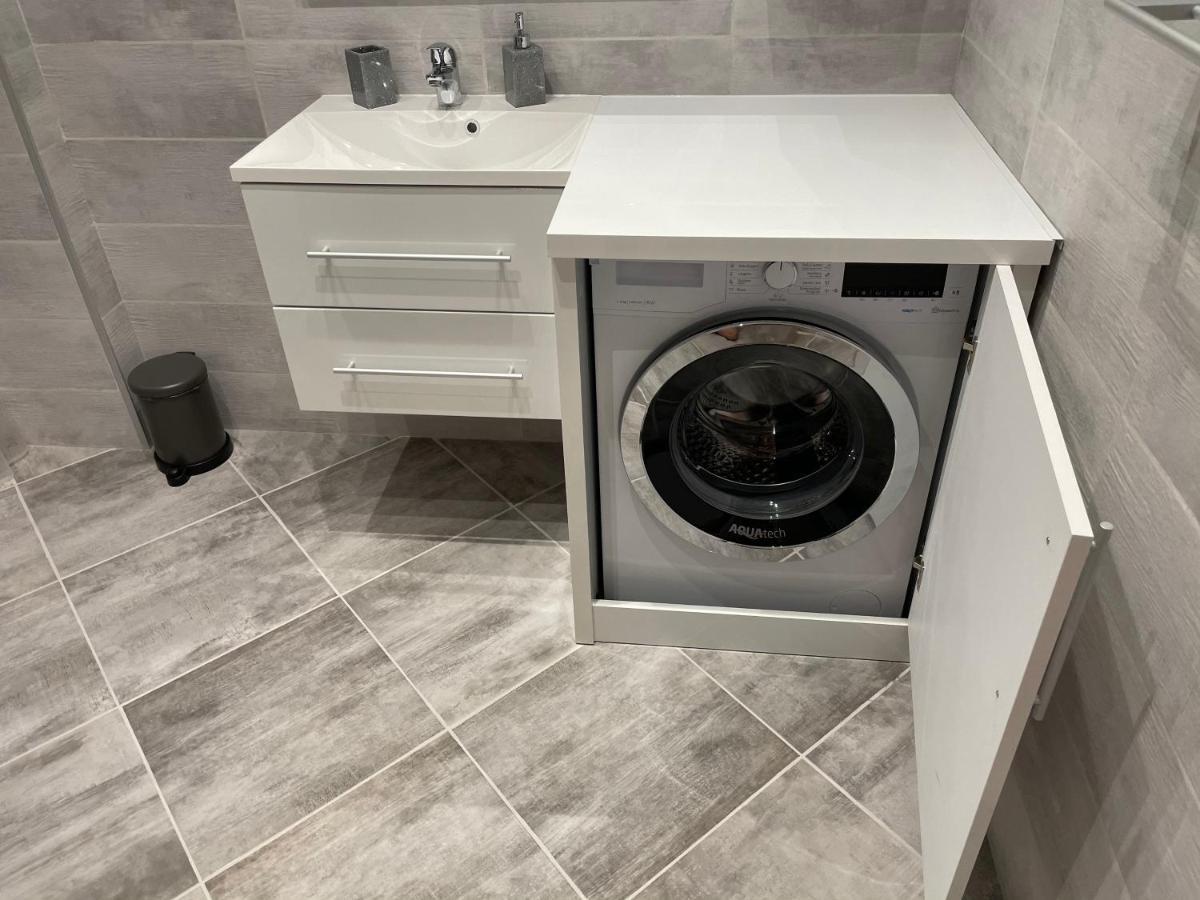 Fancy Westpark 2 Residence Lakeview W7 Bükreş Dış mekan fotoğraf